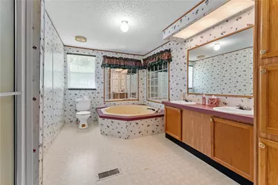 347 Calico Run Rd, Wayne Twp, PA 15370 - Photo 18