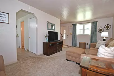 4026 Everlawn St, West Mifflin, PA 15122 - Photo 6