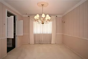 5015 Elmwood Dr, Pittsburgh, PA 15227 - Photo 20