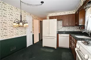 5015 Elmwood Dr, Pittsburgh, PA 15227 - Photo 22