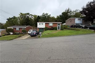 626 Millers Ln, Pittsburgh, PA 15239 - Photo 2