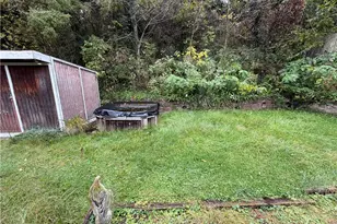 626 Millers Ln, Pittsburgh, PA 15239 - Photo 16
