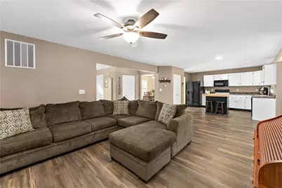 422 Sherwood Dr, Brighton Township, PA 15009 - Photo 2