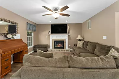 422 Sherwood Dr, Brighton Township, PA 15009 - Photo 4