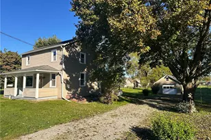 174 Chew St, Wayne Township, PA 16157 - Photo 2