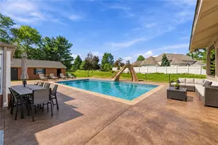821 Jonathan Dr, Bethel Park, PA 15102 - Photo 24