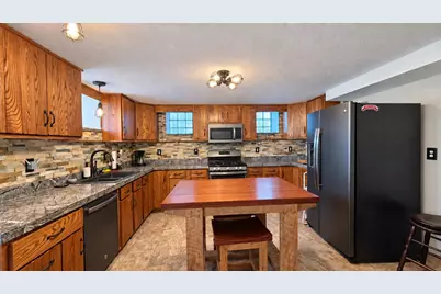 223 Elm Street, Vandergrift, PA 15629 - Photo 8