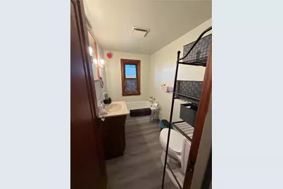 215 Lowell St, Vandergrift, PA 15690 - Photo 4