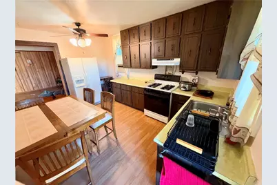 210 W 12th Ave, Tarentum, PA 15084 - Photo 6