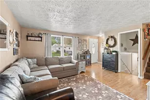 3098 Countryside Dr, Pittsburgh, PA 15101 - Photo 8