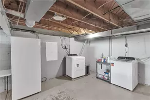 136 N Hazen Ave, Ellwood City, PA 16117 - Photo 20