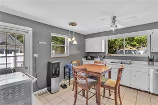 136 N Hazen Ave, Ellwood City, PA 16117 - Photo 6