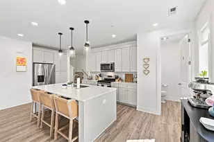 907 Vaughn Ln, Cranberry Township, PA 16066 - Photo 6