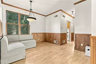 352 E New Castle St, Zelienople, PA 16063 - Photo 24