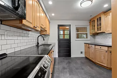 721 Sara Ln, Pittsburgh, PA 15147 - Photo 8