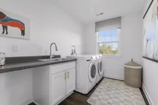 2706 Salerno Dr, Collier Township, PA 15071 - Photo 20