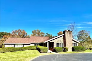 152 Sugar Run Rd, Franklin Township, PA 15370 - Photo 2