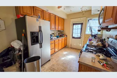949 W 8th St, Erie City, PA 16502 - Photo 6