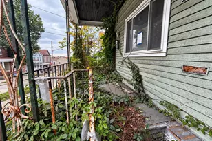 2304 Eccles St, Pittsburgh, PA 15210 - Photo 2