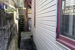 112 Hillside Ave, Pitcairn, PA 15140 - Photo 10
