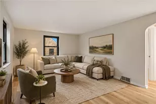 129 Lily Dr, Pittsburgh, PA 15116 - Photo 2