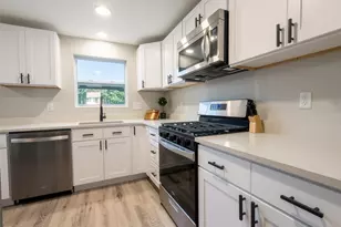 1889 Riggs Rd, South Park, PA 15129 - Photo 16