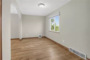418 Commonwealth Ave, Duquesne, PA 15110 - Photo 12