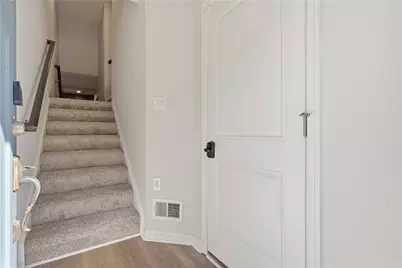 139 Curtis Ct, Ross Twp, PA 15237 - Photo 4