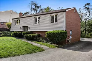 522 St George Dr, North Versailles, PA 15137 - Photo 2