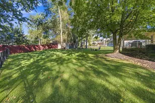 700 Fruitwood Dr, Bethel Park, PA 15102 - Photo 36