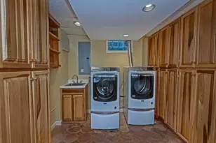 255 Connecting Rd, Pittsburgh, PA 15228 - Photo 24