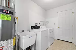 355 Allandale Dr, Bethel Park, PA 15102 - Photo 38