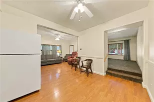 321 Center Ave, Pitcairn, PA 15140 - Photo 14