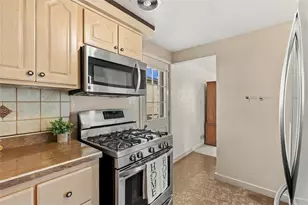 572 Jenne Dr, Pittsburgh, PA 15236 - Photo 10