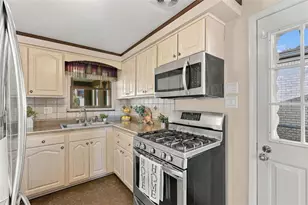 572 Jenne Dr, Pittsburgh, PA 15236 - Photo 8