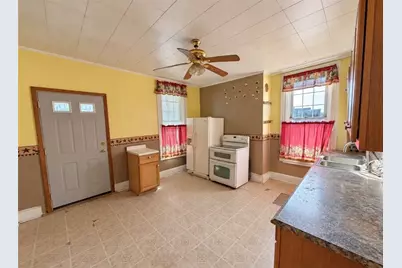 118-120 S Carnegie Ave, Connellsville, PA 15425 - Photo 2
