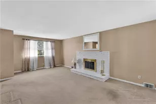 609 Millers Ln, Pittsburgh, PA 15239 - Photo 8
