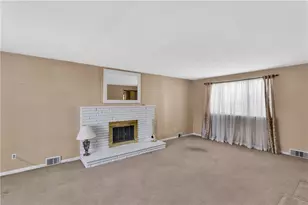 609 Millers Ln, Pittsburgh, PA 15239 - Photo 6