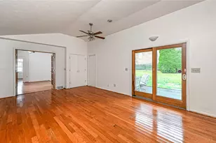 352 Huntington Ave, Pittsburgh, PA 15202 - Photo 16