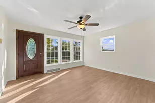 215 Dunbar Dr, Wilkins Township, PA 15235 - Photo 6