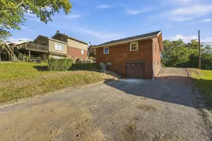 215 Dunbar Dr, Wilkins Township, PA 15235 - Photo 18