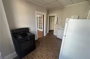 211 S 2nd St, Jeannette, PA 15644 - Photo 4