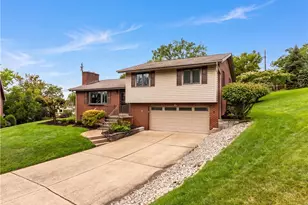 118 Kinross Ln, Ross Twp, PA 15237 - Photo 2