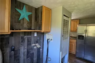 315 Wyant Rd, East Franklin Township, PA 16201 - Photo 6