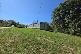 315 Wyant Rd, East Franklin Township, PA 16201 - Photo 2