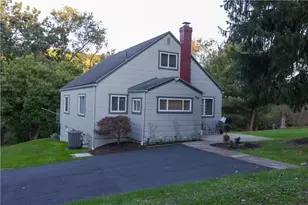 33 Mondine Ln, Oakdale, PA 15071 - Photo 1