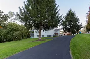 33 Mondine Ln, Collier Township, PA 15071 - Photo 2