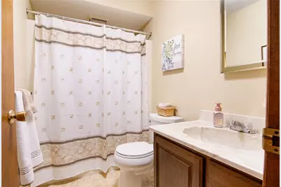 211 Cherokee Dr, Center Township, PA 16001 - Photo 12