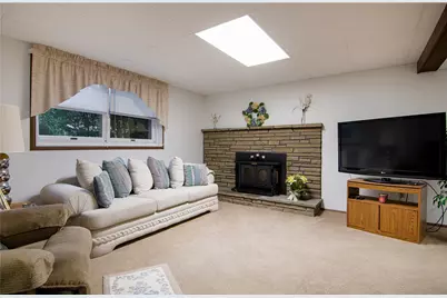 211 Cherokee Dr, Center Township, PA 16001 - Photo 18
