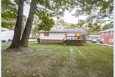 211 Cherokee Dr, Center Township, PA 16001 - Photo 26